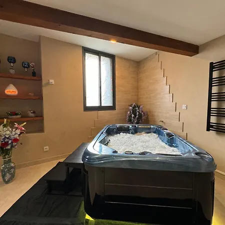 Liefdeshotel Le Cocon Evasion Privee - Jacuzzi - *