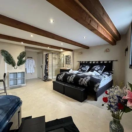 Le Cocon Evasion Privee - Jacuzzi - Yetişkin Oteli Lunel (Herault)