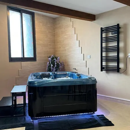 Le Cocon Evasion Privee - Jacuzzi - * Lunel (Herault)