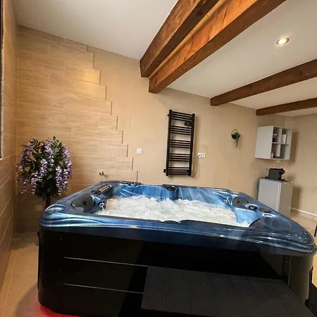 Liefdeshotel Le Cocon Evasion Privee - Jacuzzi - *