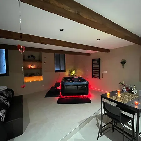 Le Cocon Evasion Privee - Jacuzzi - Yetişkin Oteli Lunel (Herault)