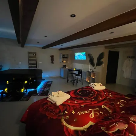 Le Cocon Evasion Privee - Jacuzzi - Liefdeshotel